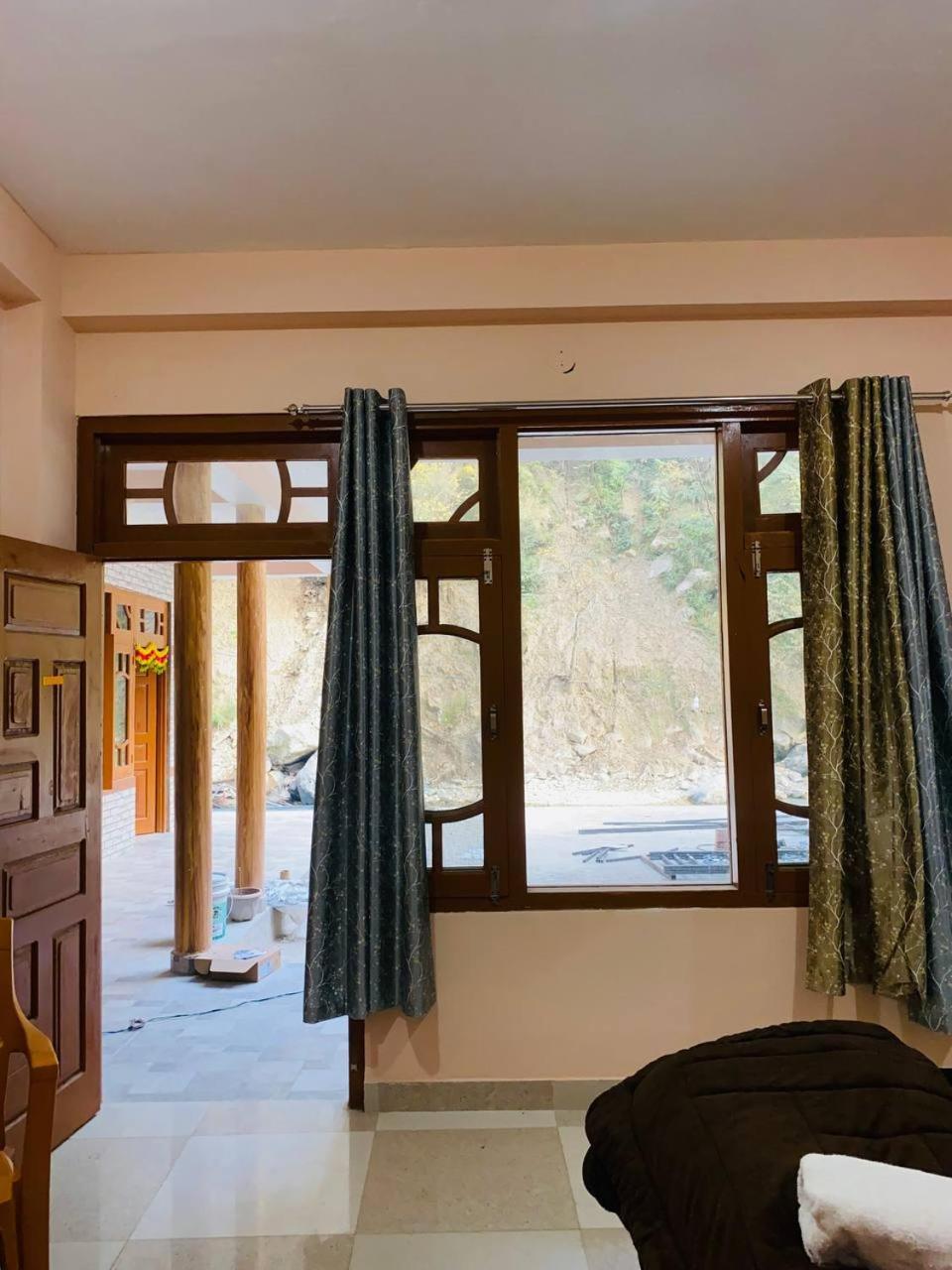 Hom House Of Mannmauji Riverside Kasol Bagian luar foto