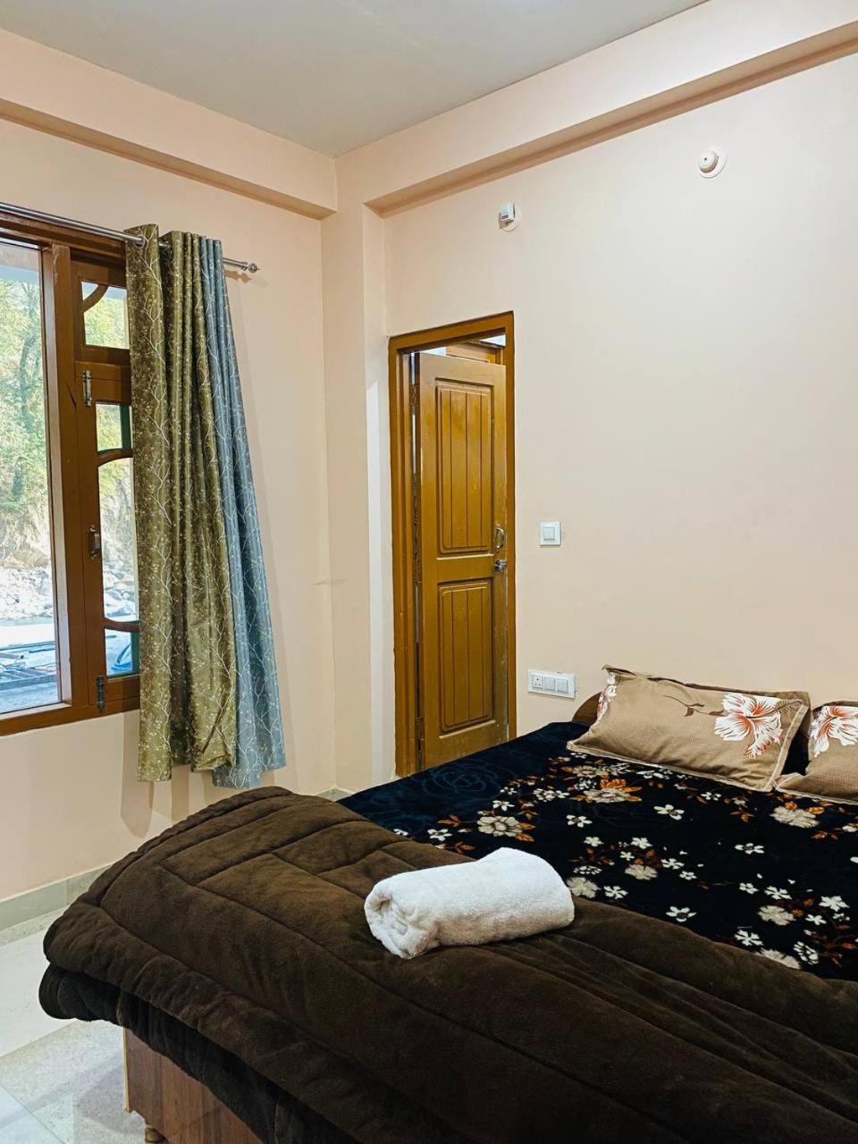 Hom House Of Mannmauji Riverside Kasol Bagian luar foto